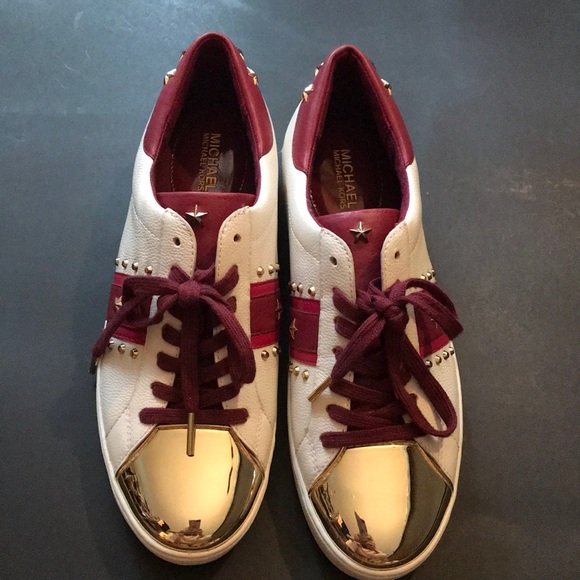 Star Studded MICHAEL Michael Kors Leather Tennis Shoes With Gold Toe SZ 9 - Picture 2 of 6